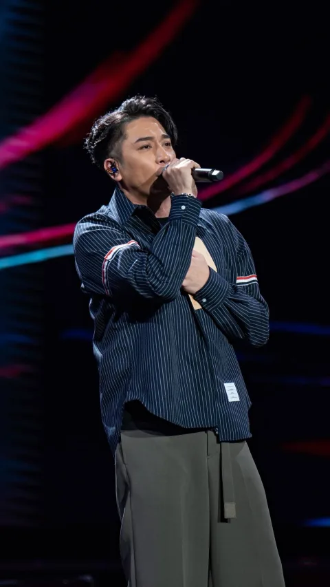 톰브라운 핀스트라이프 하이 트위스트 울 집접 셔츠