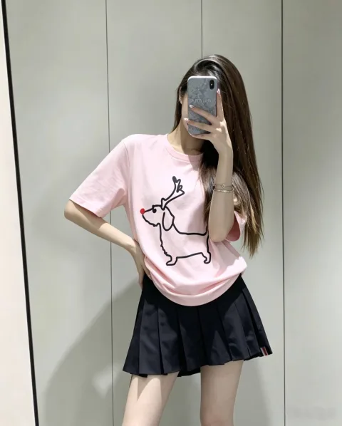 톰브라운 루돌프 프린트 반팔 티셔츠 MKCO58A00014 (4 COLOR)