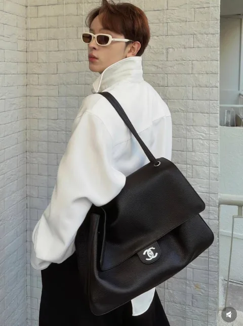 샤넬 그레인드 카프스킨 메탈 맥시 플랩 백 (2 COLOR / 2 SIZE) AS6231B2400894305 (2 Color)