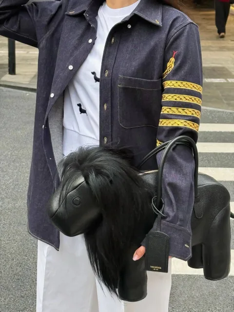 톰브라운 데님 스네이크 프린트 셔츠