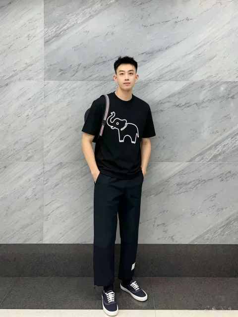 톰브라운 엘리펀트 아웃라인 코튼 반팔 티셔츠 (3 COLOR)